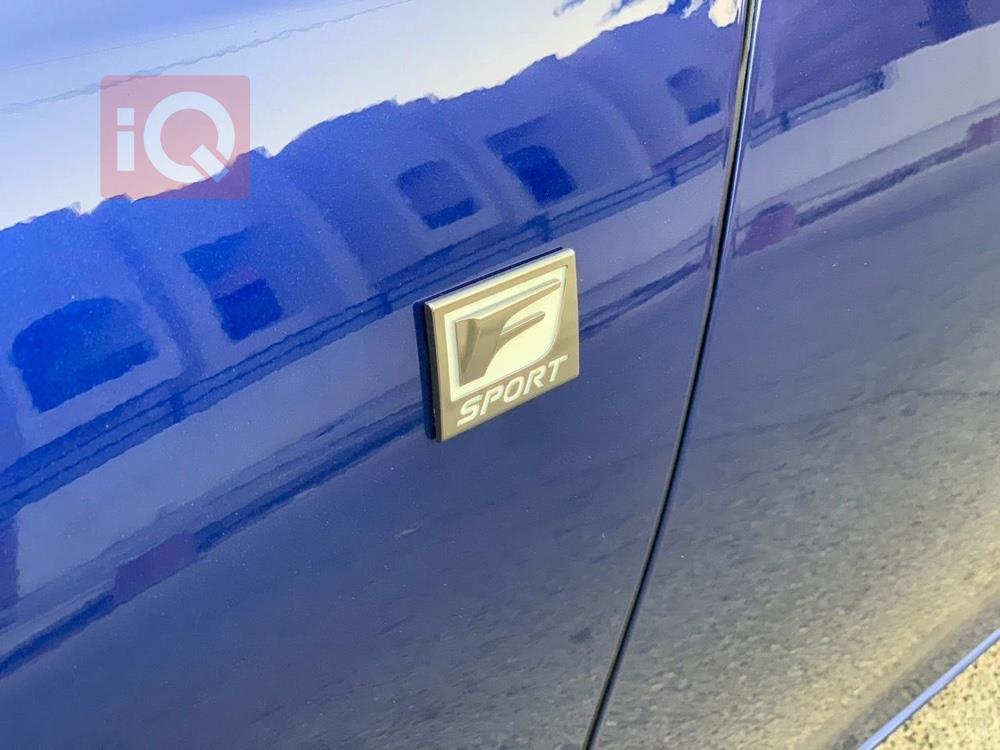 لكزس ES